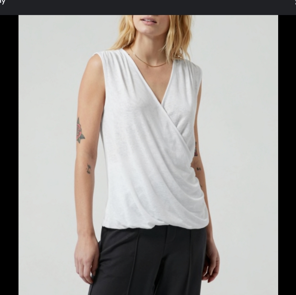 Athleta White Sleeveless Breezy Wrap Blouse sz small athleisure casual minimal